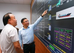 Quyền Bộ trưởng Công Thương Lê Mạnh Hùng làm việc với Cty Lọc hóa dầu Bình Sơn