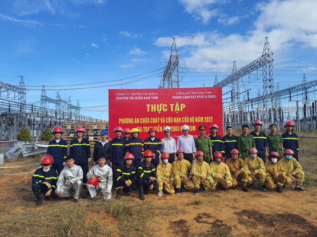 Truyền tải điện Kon Tum diễn tập phòng cháy chữa cháy và cứu nạn cứu hộ